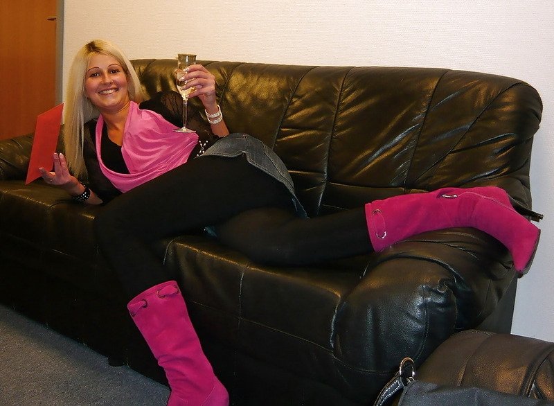 Я девушка. Ищу девушку для секса. Я девушка. Ищу девушку для секса.